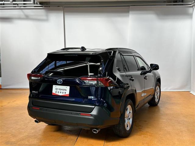 【抜け感のある後方視界】　リヤクォーターガラスの拡大や、リヤドア後部のピラー断面を小さくする工夫などにより、斜め後方の見やすさを確保しました（＾＾）