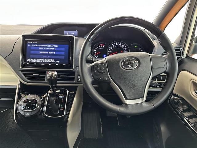 ノア Ｓｉ　ダブルバイビーＩＩＩ　地デジ　Ｒカメラ　盗難防止　クルーズコントロール　ＬＥＤヘッドライト　リアエアコン　デュアルエアバック　アルミホイール　オートエアコン　キーレス　エアバッグ　ＡＢＳ　アイドルストップ　ＤＶＤ　ＥＴＣ（3枚目）