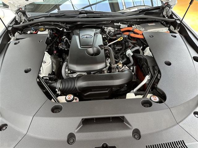 クラウンハイブリッド Ｓ　スポーツスタイル　ＰＣＳ　盗難防止　ドライブレコーダー　フルセグＴＶ　オートクルーズコントロール　ＤＶＤ　ＡＡＣ　パワーシート　ナビ＆ＴＶ　エアバッグ　横滑り防止装置　メモリーナビ　アルミホイール　助手席エアバッグ（21枚目）