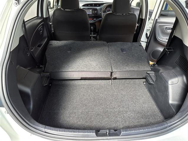 ヴィッツ ハイブリッドＦ　セーフティーエディション　アルミホイール　衝突被害軽減　地デジＴＶ　エアバッグ　スマートキー＆プッシュスタート　盗難防止システム　ＬＥＤライト　パワーウィンドウ　Ｗエアバッグ　横滑り防止装置　オートエアコン　メモリーナビ（19枚目）