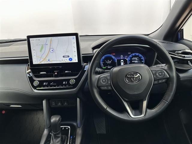 カローラクロス ハイブリッド　Ｚ　衝突軽減Ｂ　アルミ　エアコン　Ｐシート　フルセグＴＶ　寒冷地仕様　ＬＥＤライト　助手席エアバッグ　ＥＳＣ　リヤカメラ　盗難防止システム　クルコン　ＡＣ１００Ｖ　ナビ＆ＴＶ　ドライブレコーダ　エアバッグ（3枚目）