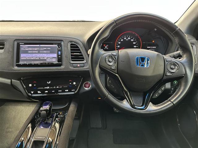 ヴェゼル ハイブリッドＲＳ・ホンダセンシング　アルミ　Ｒカメラ　横滑り防止　両席エアバック　フルオートエアコン　キーフリー　ＥＴＣ付　クルコン　盗難防止装置　ＬＥＤライト　ＤＶＤ再生可能　地デジフルセグ　ナビＴＶ　パワーステアリング　エアバック（3枚目）