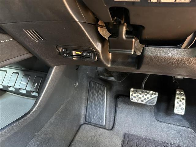 ヴェゼル ハイブリッドＲＳ・ホンダセンシング　アルミ　Ｒカメラ　横滑り防止　両席エアバック　フルオートエアコン　キーフリー　ＥＴＣ付　クルコン　盗難防止装置　ＬＥＤライト　ＤＶＤ再生可能　地デジフルセグ　ナビＴＶ　パワーステアリング　エアバック（14枚目）