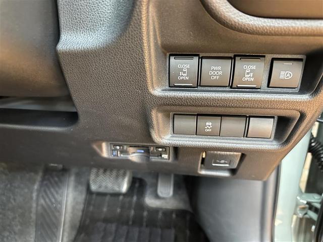 シエンタ ハイブリッドZ 100V ドラレコ付き 地デジ AC 盗難防止 スマ-トキ- クルーズコントロール ナビ&TV 横滑防止装置 LEDライト ETC WSRS サイドエアバッグ キーフリー ABS エアバッグ Bカメ(12枚目)