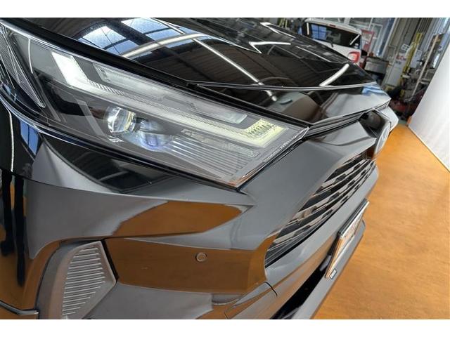 ＲＡＶ４ ハイブリッドＸ　バックカメ　フルセグＴＶ　ＴＶ　ＬＥＤヘッドライト　横滑り防止　盗難防止　キーフリー　クルコン　スマ－トキ－　ＡＢＳ　アルミ　ＥＴＣ　ドラレコ　エアコン　エアバッグ　パワーウィンドウ　踏み間違い防止（16枚目）