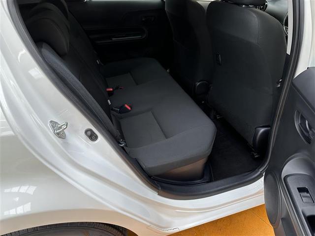 アクア Ｓスタイルブラック　ＷエアＢ　ＡＵＴＯエアコン　リモコンキー　リアカメラ　ＶＳＣ　セキュリティアラーム　ナビＴＶ　パワステ　ＡＢＳ　地デジＴＶ　アルミホイール　ＥＴＣ車載器　ＰＷ　メモリーナビゲーション　運転席エアバック（15枚目）