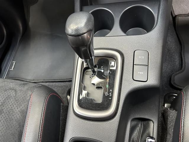 ハイラックス Ｚ　ＧＲスポーツ　アイドルストップ　セキュリティ　ナビ付　アルミホイール　オートクルーズ　オートエアコン　バックモニター　スマキー　キーフリーシステム　横滑防止装置　メモリーナビ　パワーステアリング　ＬＥＤライト（14枚目）