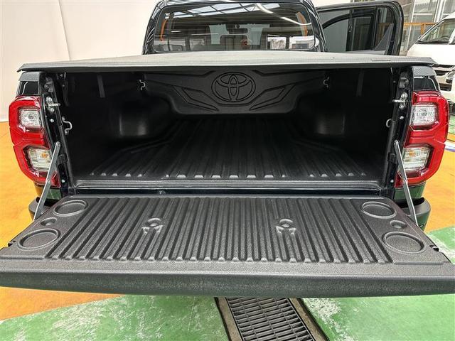 ハイラックス Ｚ　ＧＲスポーツ　アイドルストップ　セキュリティ　ナビ付　アルミホイール　オートクルーズ　オートエアコン　バックモニター　スマキー　キーフリーシステム　横滑防止装置　メモリーナビ　パワーステアリング　ＬＥＤライト（19枚目）