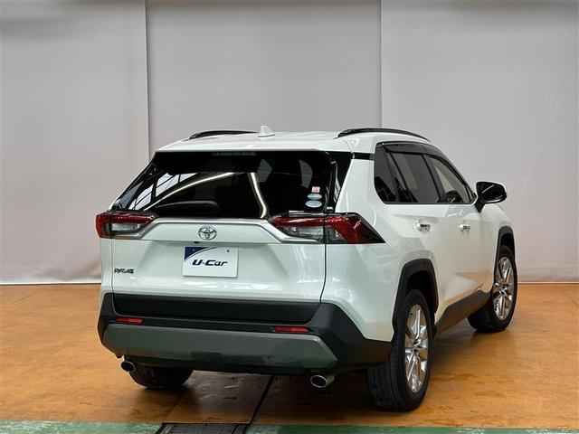 当店は●サービス工場付き●のＵ－ＣＡＲ店舗です♪　おクルマのことでしたら何でもご相談ください☆　長くお付き合い頂ける、トヨタディーラー中古車店舗です（＾＾）／