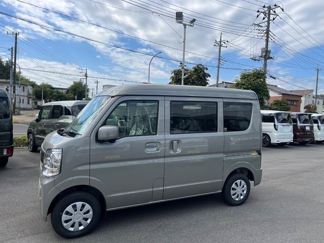 エブリイ ジョインターボ　４ＷＤターボ　純正ディスプレイオーディオ　バックカメラ付　届出済み未使用車　両自動ドア　オートエアコン　プッシュスタート　スマートキ―　シートヒーター　ＬＥＤライト　ＵＳＢソケット　メーカー保証付（3枚目）