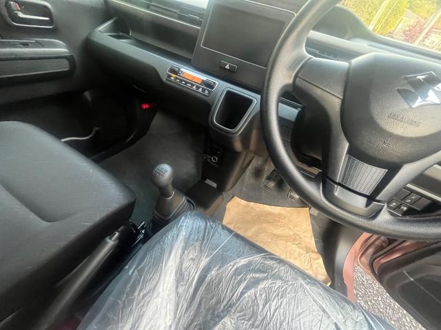 ワゴンＲ ＦＸ　５速マニュアル　Ｂｌｕｅｔｏｏｔｈ地デジナビ付届出済み未使用車　ＣＤ　ラジオ　ハンズフリー　スズキセーフティサポート　スマートキ―　プッシュスタートエンジン　シートヒーター　メーカー保証付（8枚目）