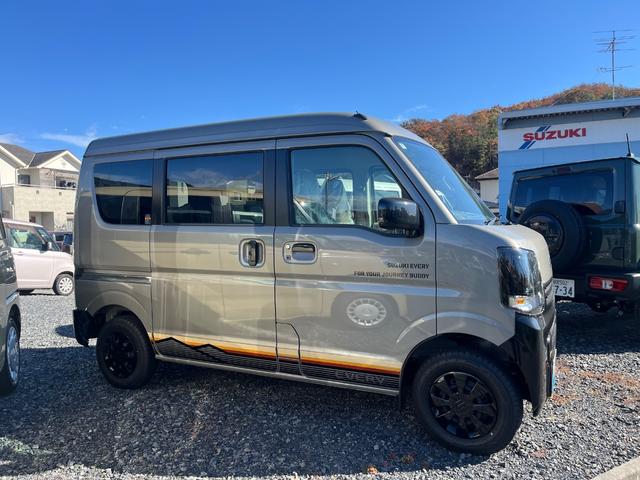 エブリイ Ｊリミテッド　Ｂｌｕｅｔｏｏｔｈ地デジナビ付届出未使用車　特別仕様車　スマートキ―　プッシュスタート　両側オートスライドドア　メーカー保証付（3枚目）