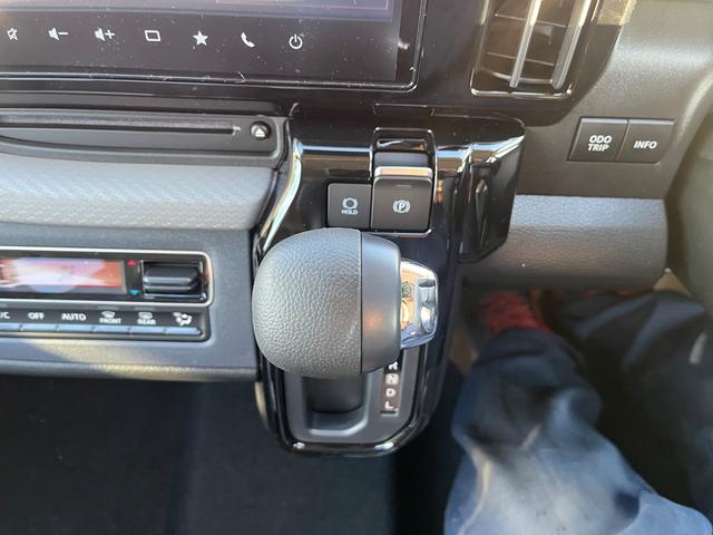 ソリオ ハイブリッドＭＺ　マイナー後モデル　メーカーオプションスズキコネクト全方位９型Ｂｌｕｅｔｏｏｔ地デジナビ付　　両側オートスライドドア　スズキセーフティサポート　ＬＥＤ　シートヒーター　メーカー保証（11枚目）