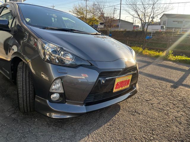 アクア S フロントグリル エアロ TRDアルミホイール センターマフラー レザーシートカバー Bluetoothフルセグ地デジナビ バックカメラ スマートキー 保証付き(3枚目)