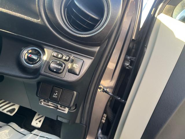 アクア S フロントグリル エアロ TRDアルミホイール センターマフラー レザーシートカバー Bluetoothフルセグ地デジナビ バックカメラ スマートキー 保証付き(13枚目)