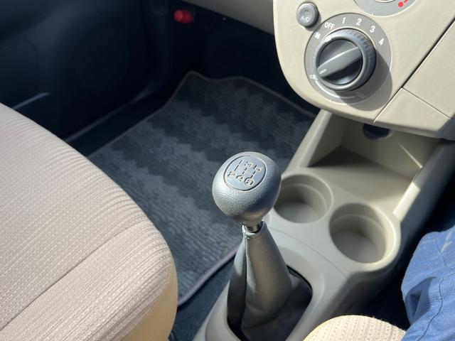 ミラ Ｘスペシャル　５速マニュアル車　５ドア　キーレス　ＣＤオーディオ　禁煙車　保証付き（9枚目）