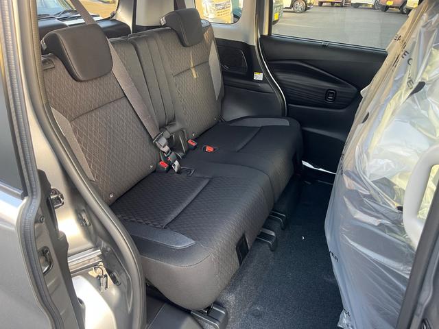 ソリオバンディット ハイブリッドＭＶ　メーカーオプションスズキコネクト全方位９型Ｂｌｕｅｔｏｏｔ地デジナビ　ＣＤ　　ＤＶＤ再生　両側オートスライドドア　スズキセーフティサポート　ＬＥＤヘッドライト　シートヒーター　メーカー保証付（16枚目）