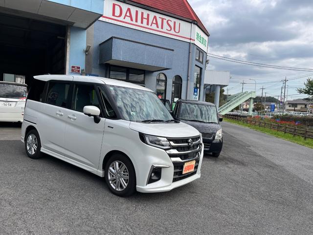 ソリオ ハイブリッドＭＺ　４ＷＤ　マイナー後モデル　メーカーオプションスズキコネクト全方位９型Ｂｌｕｅｔｏｏｔ地デジナビ付登録済み未使用車　両側オートスライドドア　スズキセーフティサポート　ＬＥＤ　シートヒーター　メーカー保証（3枚目）