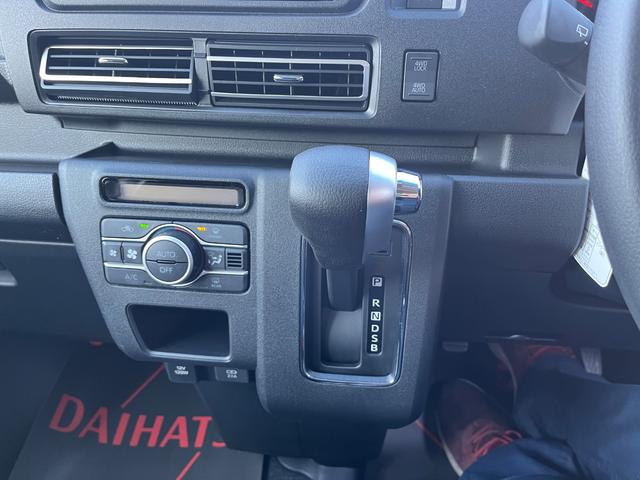 アトレー ＲＳ　４ＷＤ　Ｂｌｕｅｔｏｏｔｈフルセグ地デジナビ付届出済み未使用車　ＣＤ　走行中ＴＶ　ハンズフリー　バックカメラ　両側オートスライドドア（11枚目）