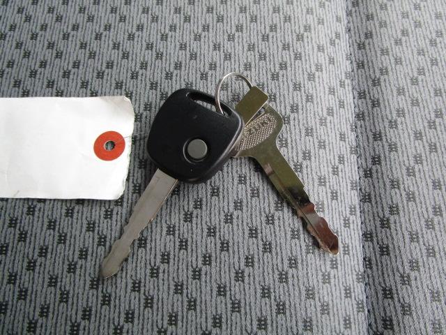 スーパーキャリイ スーパーキャリイ　Ｌ　５型　５速マニュアル　４ＷＤ　スズキセーフティーサポート　衝突被害軽減ブレーキ　誤発進抑制機能　キーレスエントリー　パワーウインドウ（64枚目）