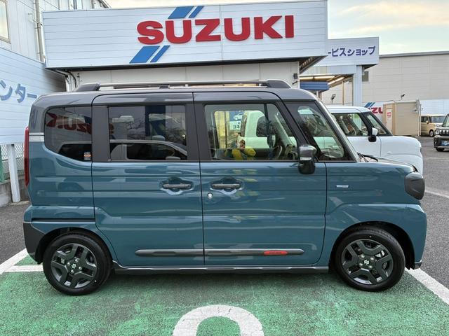 スペーシア ギア　ＨＹＢＲＩＤ　ＸＺ　ＬＥＤヘッドランプ　両側電動ドア　スズキセーフティサポート　衝突被害軽減ブレーキ　誤発進抑制機能　後退時ブレーキサポート　アダクティブクルーズコントロール　電動パーキングブレーキ　運転席・助手席シートヒーター　スリムサーキュレーター（4枚目）