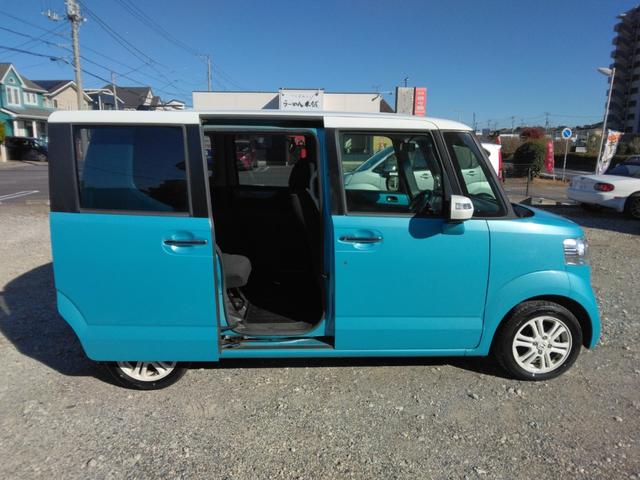 N-BOX 2トーンカラースタイル GターボSSパッケージ スマートキー 両側パワースライドドア ナビ TV バックカメラ ETC 衝突軽減ブレーキ シロ/水色ツートン オートクルーズ(4枚目)