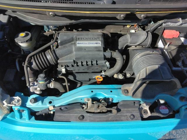 N-BOX 2トーンカラースタイル GターボSSパッケージ スマートキー 両側パワースライドドア ナビ TV バックカメラ ETC 衝突軽減ブレーキ シロ/水色ツートン オートクルーズ(17枚目)