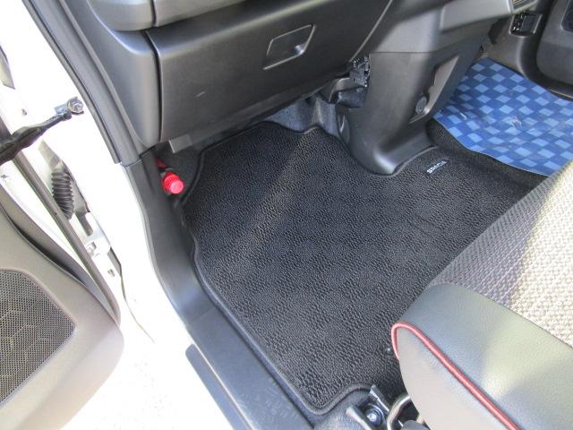 スペーシアカスタム カスタム　ＨＹＢＲＩＤ　ＸＳターボ　アウトレット価格です！ルーフ凹みの為！（79枚目）