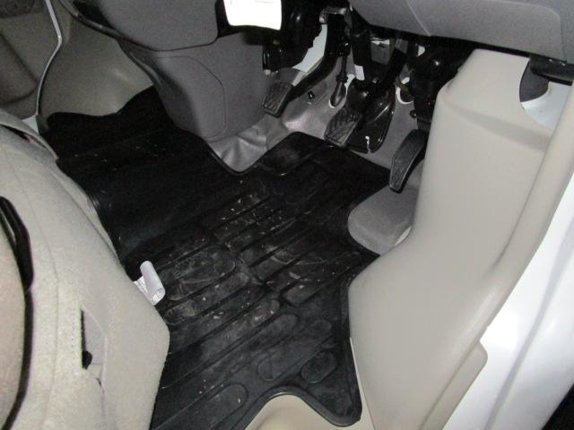 エブリイ ＰＡ　６型　マニュアル５速　前後ブレーキサポート　横滑り防止装置　オートライト　オートハイビーム（29枚目）