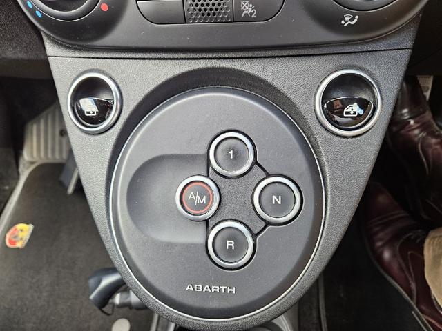 アバルト５９５ ベースグレード　ディーラー車　右ハンドル　ドライブレコーダー　パドルシフト　１６インチアルミ（33枚目）