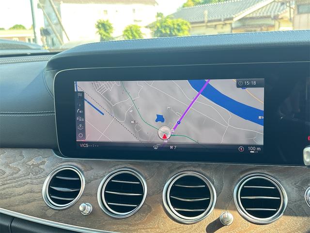 Ｅクラス Ｅ４５０　４マチック　エクスクルーシブ　４ＷＤ　ＥＴＣ　全周囲カメラ　ナビ　ＴＶ　クリアランスソナー　オートクルーズコントロール　レーンアシスト　衝突被害軽減システム　ＡＴ　オートライト　ＬＥＤヘッドランプ　スマートキー（3枚目）