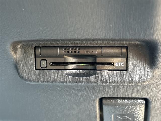 プリウス Ｓ　ドライブレコーダー　ＥＴＣ　バックカメラ　ナビ　ＴＶ　アルミホイール　オートライト　ＨＩＤ　ＣＶＴ　スマートキー　アイドリングストップ　電動格納ミラー　盗難防止システム　ＣＤ　Ｂｌｕｅｔｏｏｔｈ（11枚目）