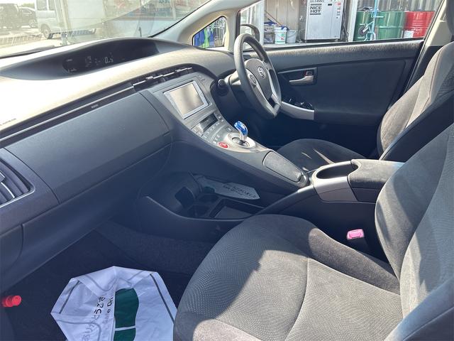 プリウス Ｓ　ドライブレコーダー　ＥＴＣ　バックカメラ　ナビ　ＴＶ　アルミホイール　オートライト　ＨＩＤ　ＣＶＴ　スマートキー　アイドリングストップ　電動格納ミラー　盗難防止システム　ＣＤ　Ｂｌｕｅｔｏｏｔｈ（28枚目）