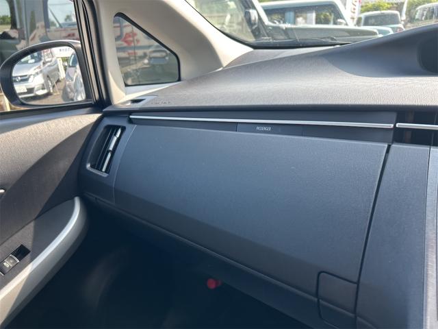 プリウス Ｓ　ドライブレコーダー　ＥＴＣ　バックカメラ　ナビ　ＴＶ　アルミホイール　オートライト　ＨＩＤ　ＣＶＴ　スマートキー　アイドリングストップ　電動格納ミラー　盗難防止システム　ＣＤ　Ｂｌｕｅｔｏｏｔｈ（35枚目）