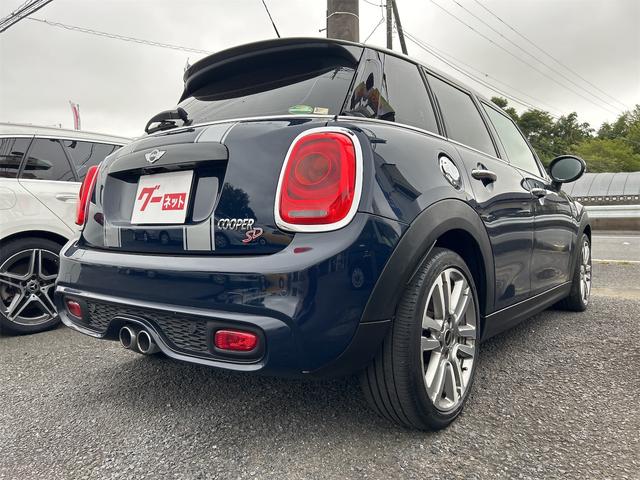 ＭＩＮＩ クーパーＳＤ　バックカメラ　ナビ　オートライト　アルミホイール　ＬＥＤヘッドランプ　アイドリングストップ　電動格納ミラー　ＡＴ　盗難防止システム　ＡＢＳ　ＥＳＣ　エアコン（17枚目）