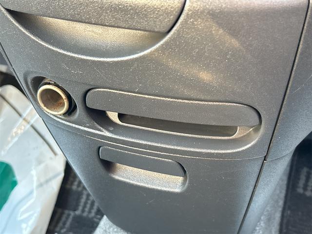 シエンタ DICEリミテッド ETC ナビ TV 両側スライド・片側電動 HID キーレスエントリー 電動格納ミラー 3列シート CVT CD DVD再生 Bluetooth 衝突安全ボディ ABS エアコン パワーステアリング(37枚目)