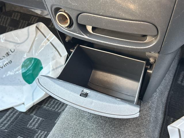 シエンタ DICEリミテッド ETC ナビ TV 両側スライド・片側電動 HID キーレスエントリー 電動格納ミラー 3列シート CVT CD DVD再生 Bluetooth 衝突安全ボディ ABS エアコン パワーステアリング(40枚目)