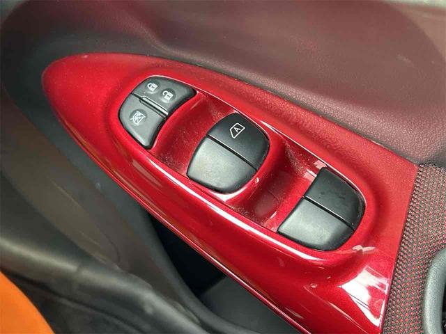 ジューク 15RX タイプV ETC バックカメラ ナビ TV オートライト アルミホイール スマートキー 電動格納ミラー CVT 盗難防止システム 衝突安全ボディ CD Bluetooth ABS エアコン パワーステアリング(11枚目)