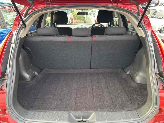 ジューク 15RX タイプV ETC バックカメラ ナビ TV オートライト アルミホイール スマートキー 電動格納ミラー CVT 盗難防止システム 衝突安全ボディ CD Bluetooth ABS エアコン パワーステアリング(19枚目)