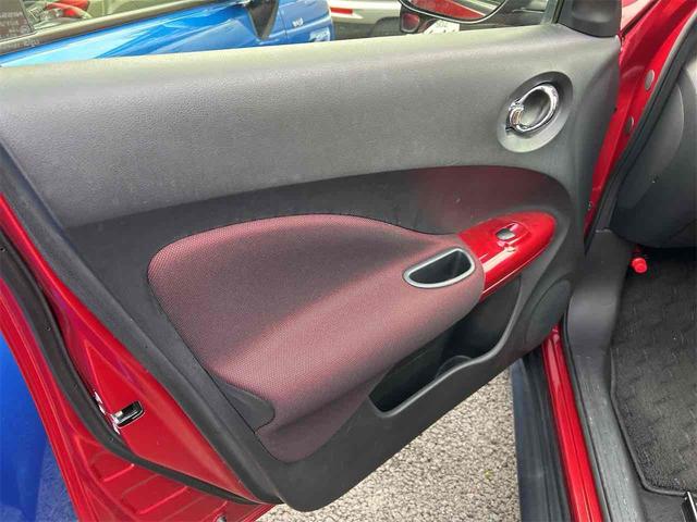 ジューク 15RX タイプV ETC バックカメラ ナビ TV オートライト アルミホイール スマートキー 電動格納ミラー CVT 盗難防止システム 衝突安全ボディ CD Bluetooth ABS エアコン パワーステアリング(30枚目)