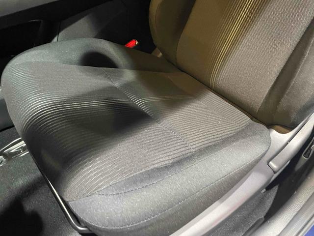 ノート Ｘ　全周囲カメラ　ナビ　ＴＶ　クリアランスソナー　衝突被害軽減システム　スマートキー　シートヒーター　ＣＶＴ　盗難防止システム　衝突安全ボディ　ＡＢＳ　ＥＳＣ　ＵＳＢ　ミュージックプレイヤー接続可（46枚目）