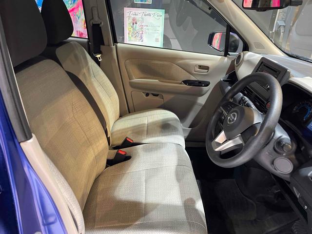 デイズ Ｘ　ドライブレコーダー　バックカメラ　スマートキー　アイドリングストップ　電動格納ミラー　ベンチシート　ＣＶＴ　ＡＢＳ　ＣＤ　ミュージックプレイヤー接続可　アルミホイール　エアコン　パワーステアリング（7枚目）