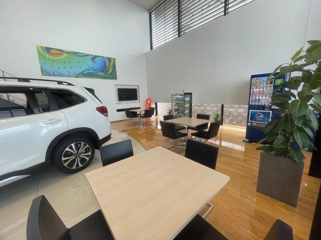 ステラ L スマートアシスト 常時全輪駆動 ケンウッドナビ ETC 4WD スマートアシスト 元弊社社用車 元レンタカー アイドリングストップ ETC ケンウッドナビ 電動格納ミラー フルセグTV 14インチアルミホイール オートライト DVD パンク修理キット(42枚目)