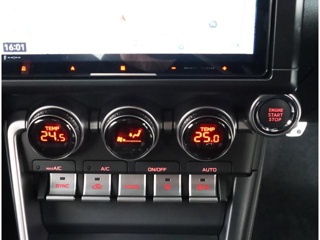 ＢＲＺ Ｓ　６ＭＴ　９型ナビ　ＥＴＣ　前後ドラレコ　アイサイト付き　ＬＥＤ　フルセグＴＶ　ハイビームアシスト　パイオニア９インチナビ　リヤビューカメラ　ＤＶＤ　１８ＡＷ　クルコン　アイサイト　キーレス　プッシュスタート　クラッチペダル　６速マニュアル　無鉛プレミアム（9枚目）