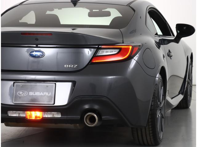 ＢＲＺ Ｓ　６ＭＴ　９型ナビ　ＥＴＣ　前後ドラレコ　アイサイト付き　ＬＥＤ　フルセグＴＶ　ハイビームアシスト　パイオニア９インチナビ　リヤビューカメラ　ＤＶＤ　１８ＡＷ　クルコン　アイサイト　キーレス　プッシュスタート　クラッチペダル　６速マニュアル　無鉛プレミアム（20枚目）