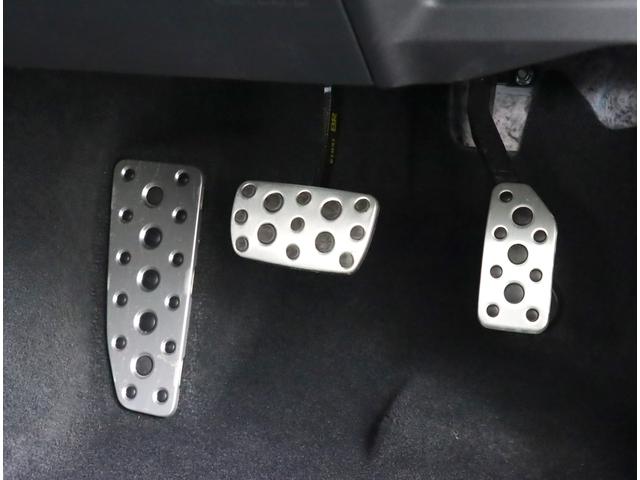 フォレスター STIスポーツ ダイヤトーン ETC2.0 新世代アイサイト 本革シート 全車速追従クルコン 後退ブレーキアシスト 停止保持 アダプティブドライビングビーム サイドカメラ リヤカメラ ナビ連動ドラレコ 前後録画 アイスト プッシュスタート 記録簿 ワンオナ(16枚目)