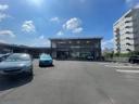 カースポット高崎は国道17号線に面しており、この建物が目印でございます♪