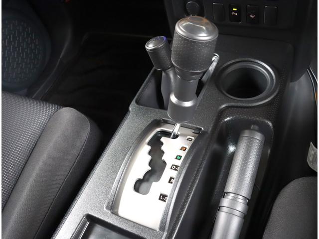 ＦＪクルーザー オフロードパッケージ　ナビ　バックカメラ　ＥＴＣ　ステップ　ルーフラック　ユピテル前後ドラレコ　アルパイン後席モニター　社外ＬＥＤヘッドライト　エクストリームＪ１７インチホイール　ＴＲＤマフラー　ワンオーナー　記録簿　Ｂｌｕｅｔｏｏｔｈ接続（17枚目）