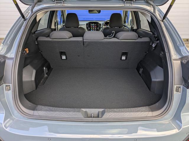 クロストレック リミテッド　新世代アイサイト　ＥＴＣ２．０　マルチビュー　ＡＷＤ　ディスプレイオーディオ　アップルカープレイ　アンドロイドオート　ＬＥＤヘッドライト　全周囲カメラ　シートヒーター　ワンオーナー　記録簿　禁煙車　ツーリングアシスト　車線逸脱抑制（17枚目）