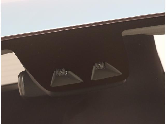 フロントガラス上部に装備されたカメラで前方を常に監視！被害軽減ブレーキや車線逸脱防止支援システムも装備し安全運転をサポートします！！